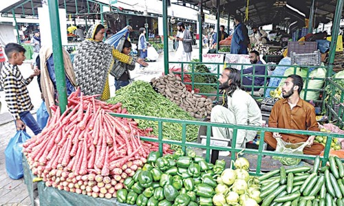 Short-term inflation stays above 32pc