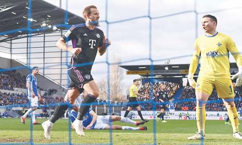 Kane scores to set record in Bayern&rsquo;s 5-2 win at Darmstadt