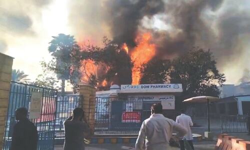 Bush fire reaches Dow University campus Bush fire reaches Dow University campus