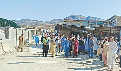 Six hurt in officials&rsquo; squabble at Torkham