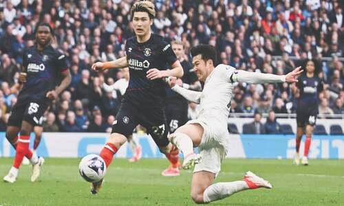 Son sends Spurs into top four, more pain for Chelsea