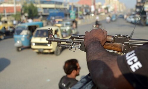 Muttahida, PPP trade barbs over Karachi street crime