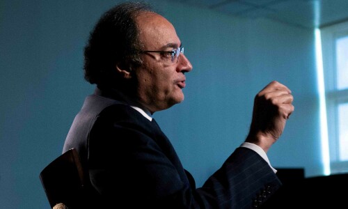Pakistan aims to agree outline of new IMF loan in May, finance minister says