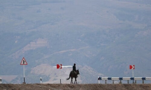 Foes Azerbaijan and Armenia agree &lsquo;historic&rsquo; return of villages