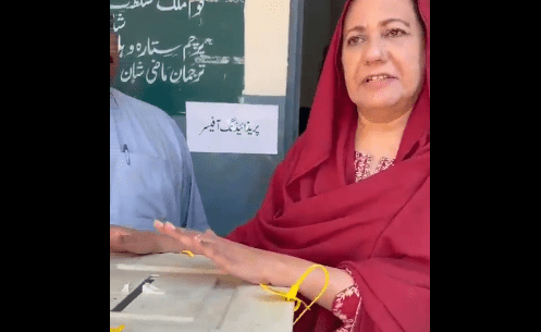 Hundreds of ballots snatched and polled, admits Gujrat presiding officer in video clip Hundreds of ballots snatched and polled, admits Gujrat presiding officer in video clip