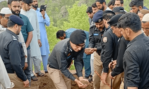 Police official shot dead in Kotli