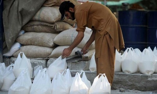 Retailers not sharing flour price cut with consumers Retailers not sharing flour price cut with consumers