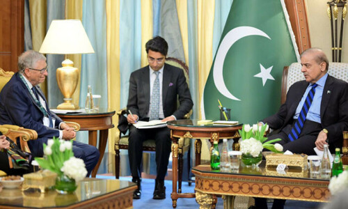 Pakistan working tirelessly to eradicate polio, says PM in meeting with Bill Gates Pakistan working tirelessly to eradicate polio, says PM in meeting with Bill Gates