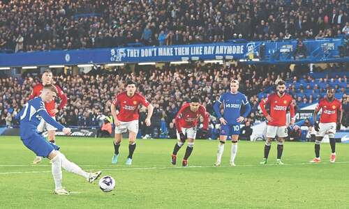 Mac Allister fires Liverpool back to the top, United stunned at Chelsea