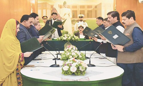 Eight more ministers take oath as Sindh CM expands cabinet