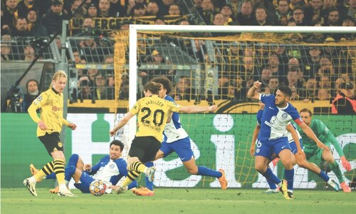 PSG exorcise old ghosts as Mbappe keeps CL dream alive PSG exorcise old ghosts as Mbappe keeps CL dream alive
