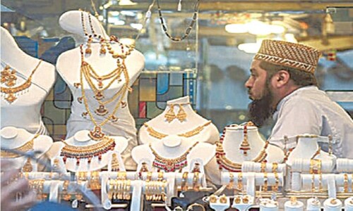 Gold rates surge above Rs252,000 after $11 jump in international market