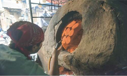 After Punjab, people of Sindh await drop in roti prices