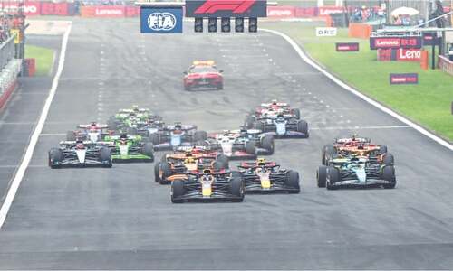 Verstappen &lsquo;on another planet&rsquo; with victory in China