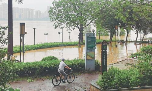 &lsquo;Once a century&rsquo; floods to hit southern China