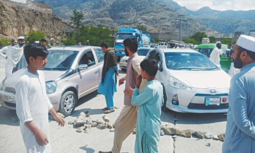 Power protesters block Torkham Highway in Landi Kotal Power protesters block Torkham Highway in Landi Kotal