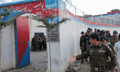 7 injured in foiled overnight attack on police checkpost in Taunsa