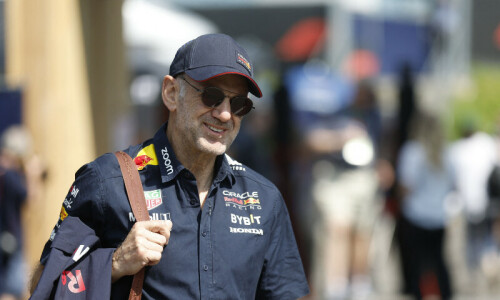 Red Bull confirms design chief Newey to leave F1 team in 2025