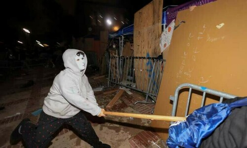UCLA campus protests over Gaza erupt into violent clashes between rival groups UCLA campus protests over Gaza erupt into violent clashes between rival groups