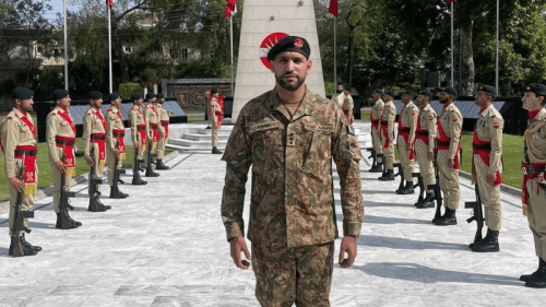 Boxer Amir Khan is now an honorary captain of the Pakistan Army Boxer Amir Khan is now an honorary captain of the Pakistan Army