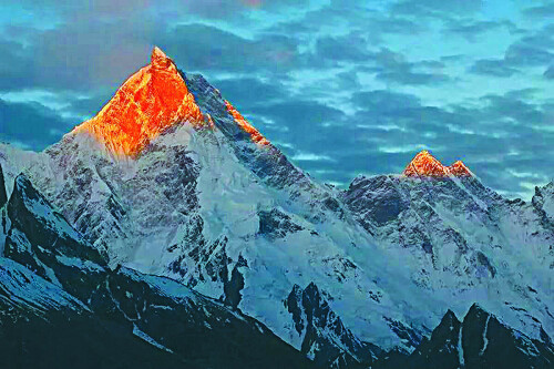 Ace climbers eye K2 summit via &lsquo;scarily vertical&rsquo; route