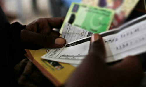 Confusion over who will issue CNICs after interior minister&rsquo;s Nadra visit