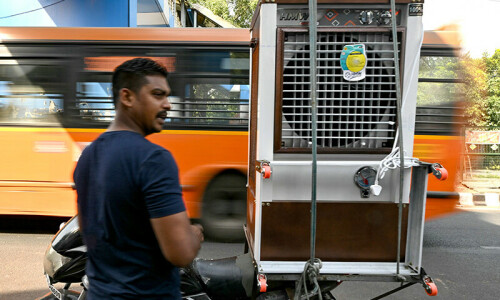 India shuts schools as temperatures soar India shuts schools as temperatures soar