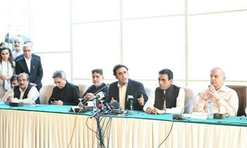 Muttahida, PPP join hands to demand Karachi package from Centre