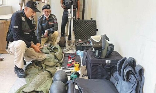 Sindh Police to get anti-aircraft guns to fight against dacoits: DIG Sindh Police to get anti-aircraft guns to fight against dacoits: DIG