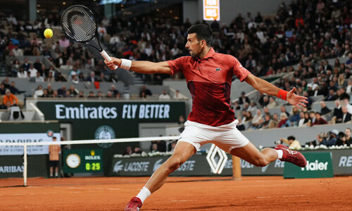 Djokovic untroubled as French Open vows to stop unruly fans