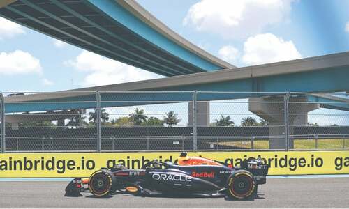 Verstappen takes sprint pole in Miami Grand Prix Verstappen takes sprint pole in Miami Grand Prix