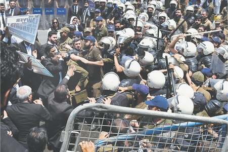 Dozens hurt as police break up lawyers’ protest Dozens hurt as police break up lawyers’ protest