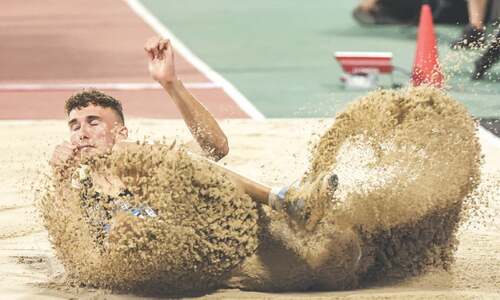 Bednarek storms to 200m triumph in Doha, Neeraj Chopra falls short