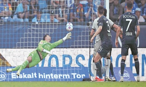 Leverkusen stretch unbeaten run to 50 matches