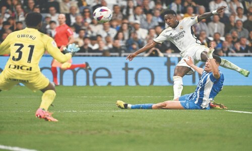 Vinicius double helps Real to 5-0 win over Alaves