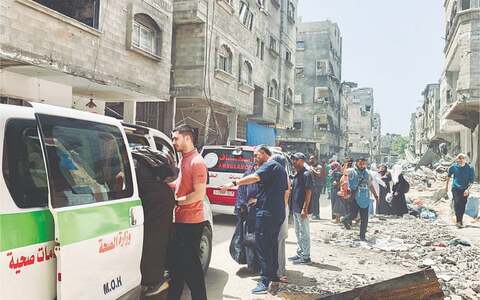 Israeli forces raze parts of Jabalia camp, hit Rafah