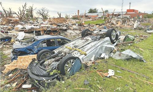 Tornado reduces town in Iowa to rubble, kills many