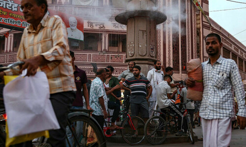 Heatwave kills 33, including poll officials, in India Heatwave kills 33, including poll officials, in India