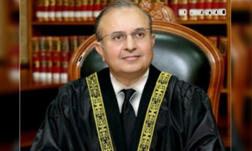 &lsquo;Independents&rsquo; be allowed to pick party afresh, SC judge Mansoor Ali Shah suggests