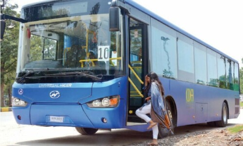 10 electric buses arrive in Islamabad today, 20 expected tomorrow 10 electric buses arrive in Islamabad today, 20 expected tomorrow