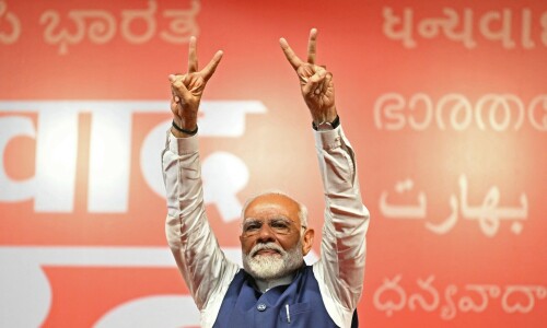 India vote count shows Modi alliance winning surprisingly narrow majority India vote count shows Modi alliance winning surprisingly narrow majority
