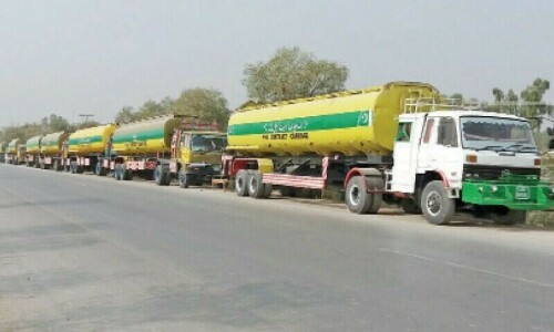 One killed, 5 hurt in oil tanker explosion in Karachi’s Shireen Jinnah Colony One killed, 5 hurt in oil tanker explosion in Karachi’s Shireen Jinnah Colony