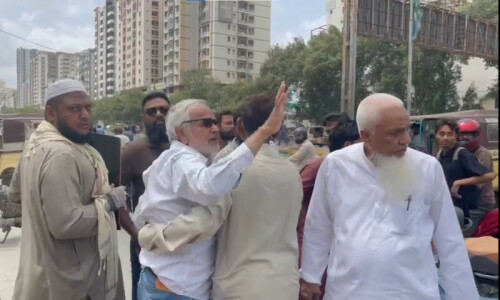 Environmentalist injured in Karachi during spat with KMC officials over tree removal drive Environmentalist injured in Karachi during spat with KMC officials over tree removal drive