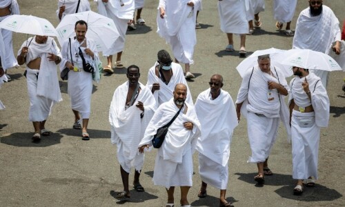 Million-plus take part in Haj under shadow of Gaza crisis