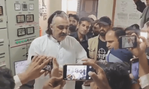 KP CM restores power supply after entering DI Khan grid station, issues own loadshedding schedule KP CM restores power supply after entering DI Khan grid station, issues own loadshedding schedule