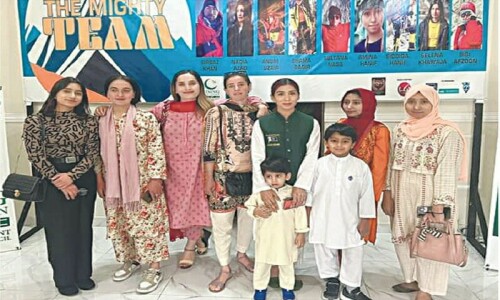 Two women&rsquo;s teams leave to attempt K2 summit