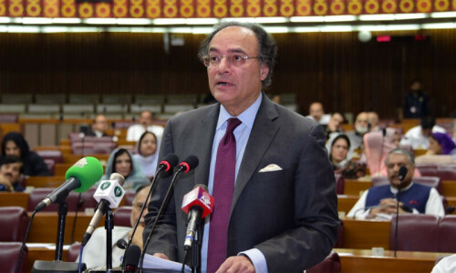 Budget for next year aimed at reducing fiscal deficit: Aurangzeb