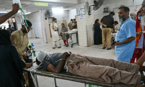 Light rain fails to end hot spell as seven more die from &lsquo;heatstroke&rsquo; in Karachi