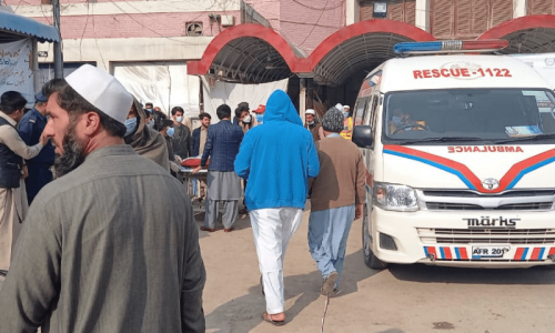 Five killed after ambulance collides with oil tanker in Attock