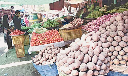 Tomato, onion fuel weekly inflation